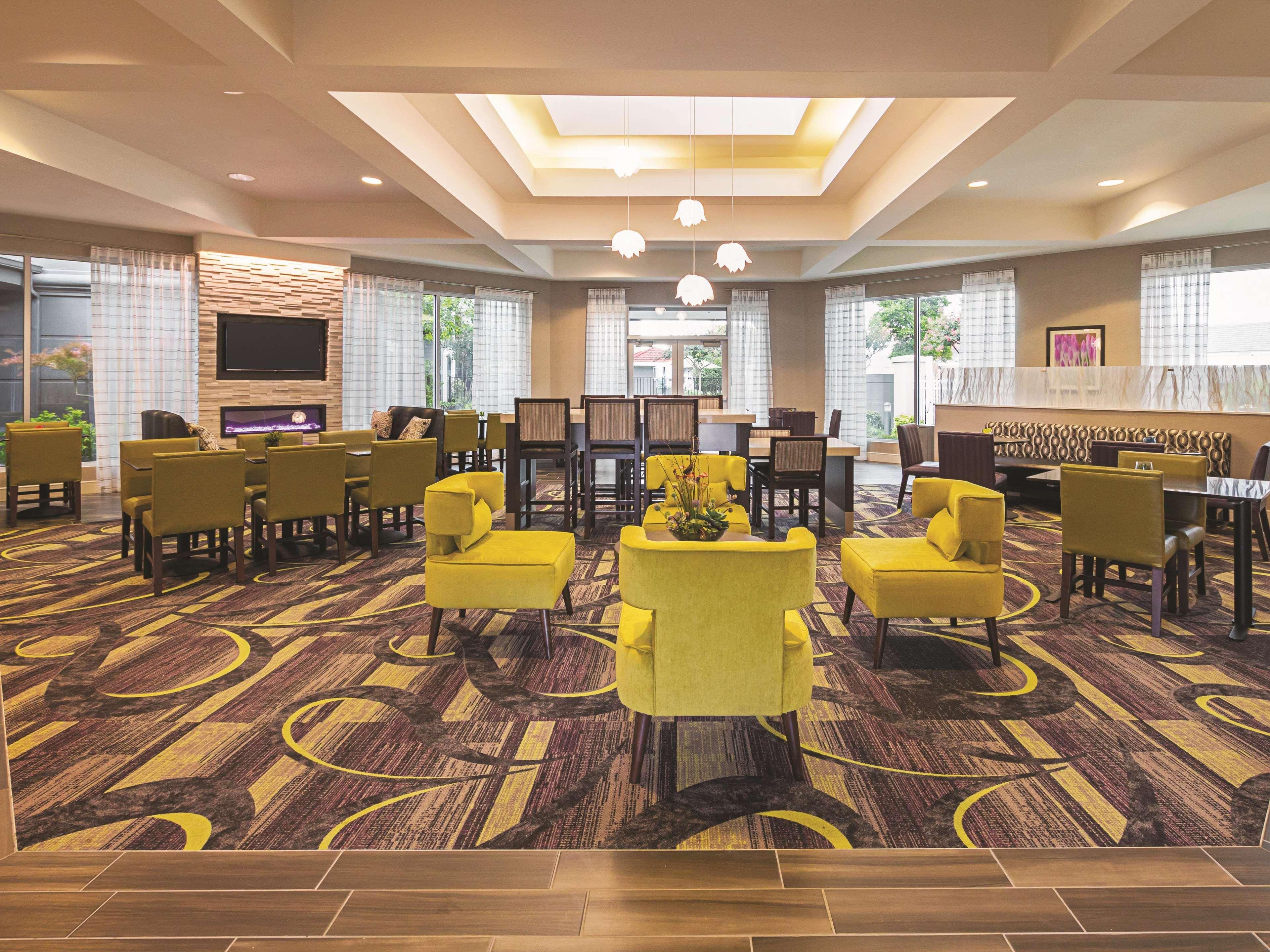 La Quinta By Wyndham Worth View Hotel